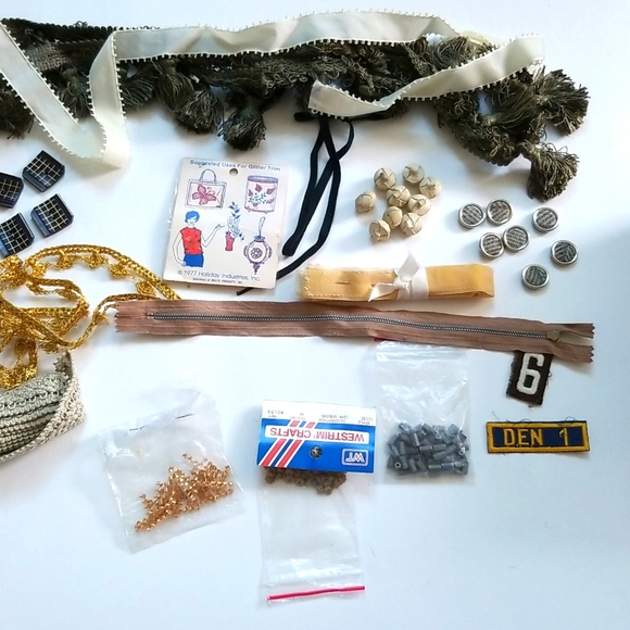 Trimmings Sewing Buttons Sets Beads Spacers Holiday Vintage Accessories - Picture 2 of 16